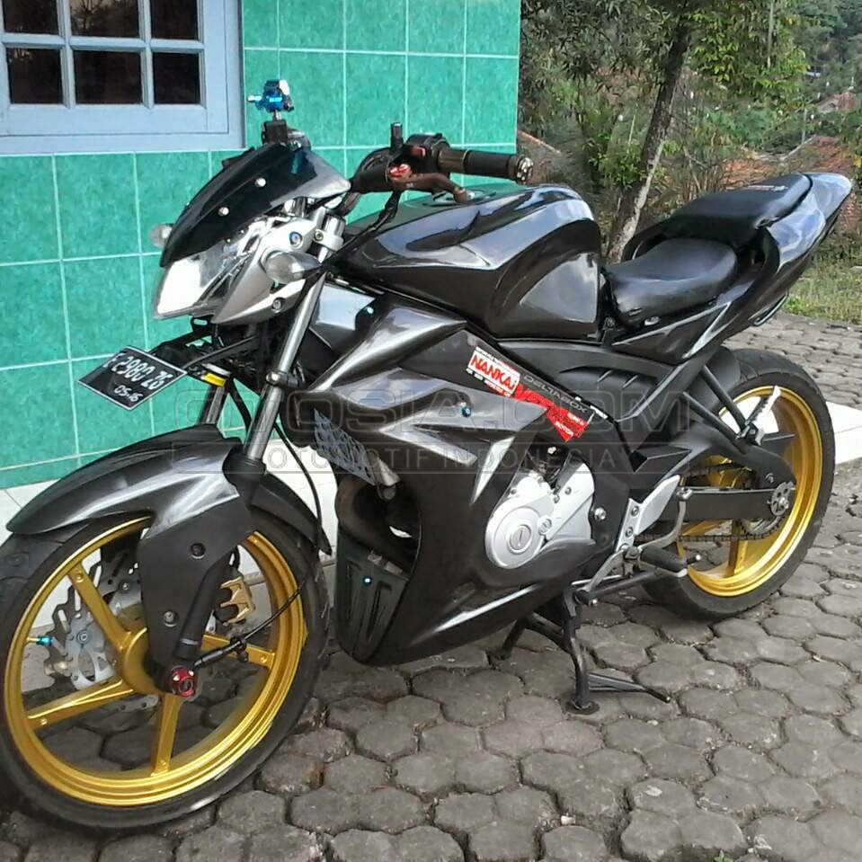 Modifikasi Ninja 250 Model Ducati