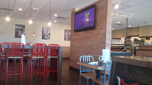 Pizza Restaurant «Pizza Hut», reviews and photos, 832 Washington Ave, Detroit Lakes, MN 56501, USA