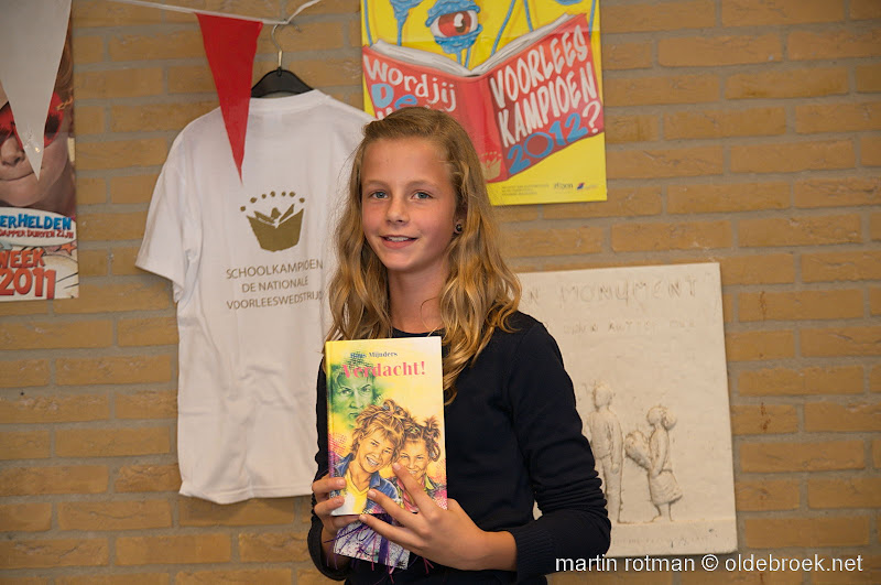 Noa van den Bosch winnaar voorleeswedstrijd Oranjeschool. - www.oldebroek .net