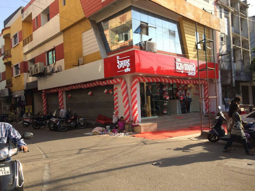 The Raymond Shop, TIT corner, 76, Station Rd, Bapu Nagar, Ratlam, Madhya Pradesh 457001, India, Factory_Outlet_Shop, state MP