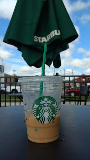 Coffee Shop «Starbucks», reviews and photos, 4747 N Harlem Ave, Harwood Heights, IL 60706, USA