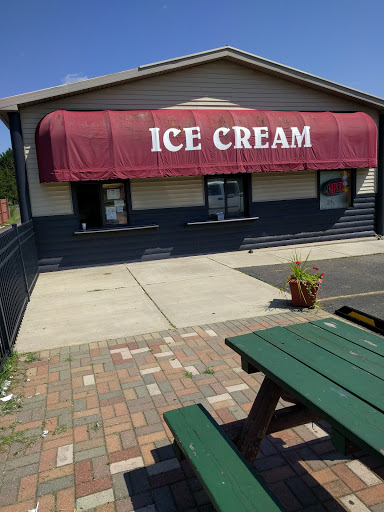 Ice Cream Shop «The Tin Roof», reviews and photos, 853 S Clinton St, Stockbridge, MI 49285, USA