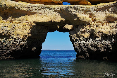 Arco natural Algarve Lagos Acantilados