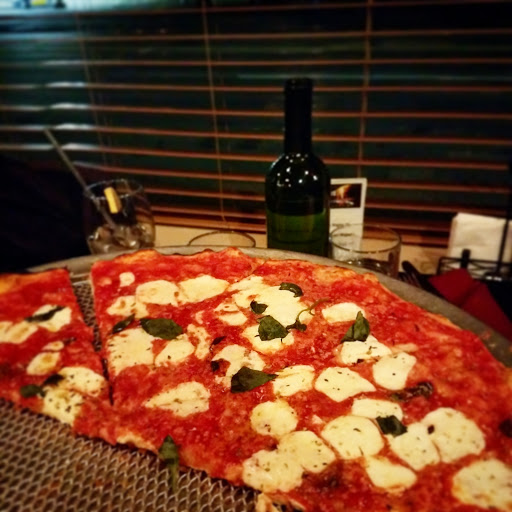 Italian Restaurant «LaVilla Brick Oven Pizza Italian Restaurant», reviews and photos, 55 E Main St, New Rochelle, NY 10801, USA