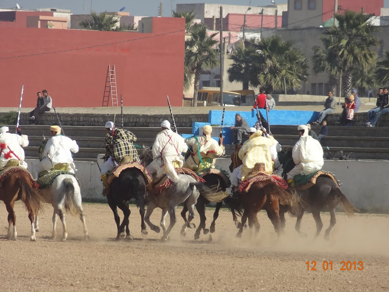 Por Marrocos e Mauritãnia, a queimar Pneu e Gasolina  DSC05428