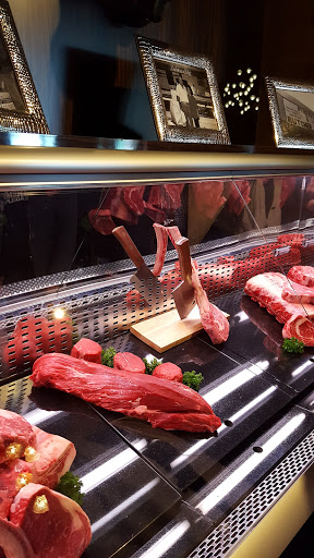 Perry's Steakhouse & Grille