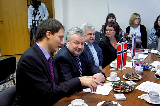 Подписание договора о сотрудничестве между норвежской коммуной Сер-Варангер и городом Североморском
