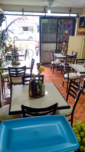 Macarron Restaurante, Hda. Real de Tultepec Oriente 160A, Hacienda Real de Tultepec, 54987 Tultepec, Méx., México, Restaurantes o cafeterías | EDOMEX