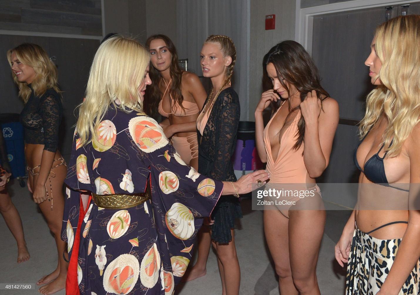 D:\Documenti\posts\posts\Miami\New folder\donne\designer-sharleen-ernster-lazear-and-models-prepare-backstage-at-the-picture-id481427560.jpg