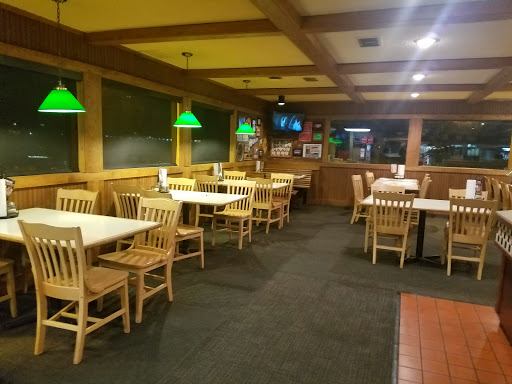 Pizza Restaurant «Pizza Hut», reviews and photos, 710 Edwardsville Rd, Troy, IL 62294, USA