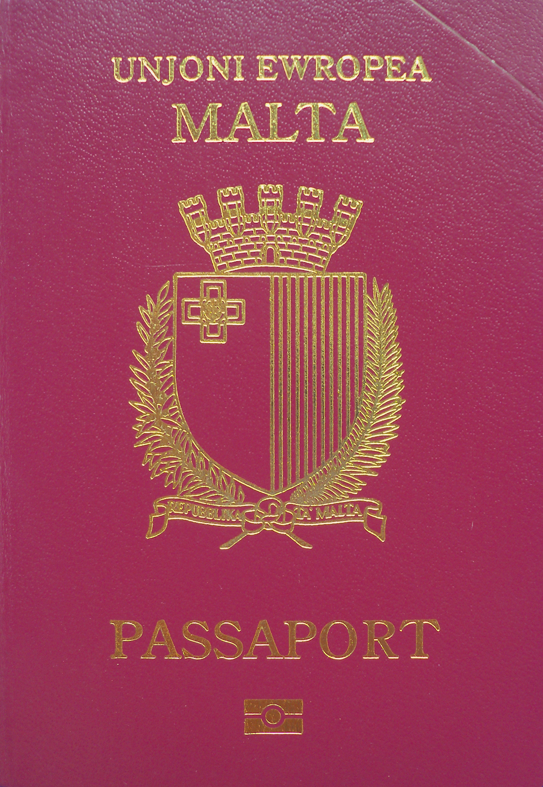 Maltese passport cover