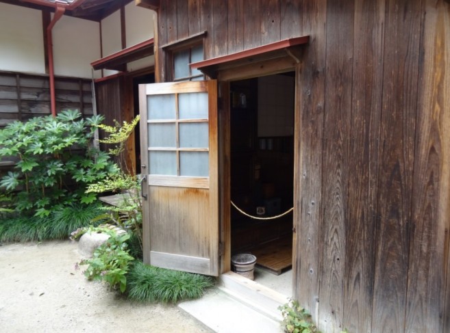 Visiting Amazing Real-life places in My Neighbor Totoro - The kitchen door
