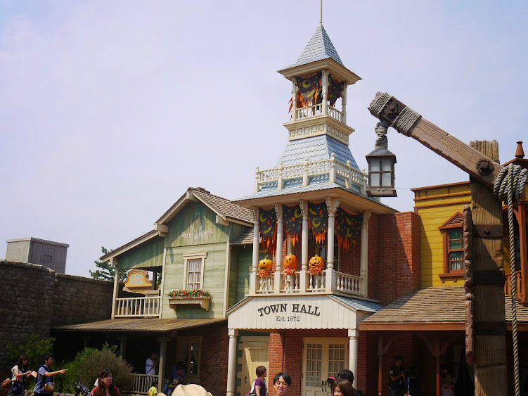 disneyland town hall