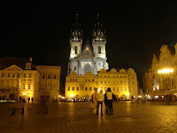 Kerken - Gothiek - OLV voor Týn - by night.JPG