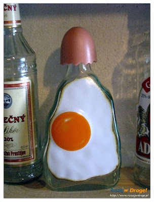 likier jajeczny w muzeum pijaństwa w gołębiu