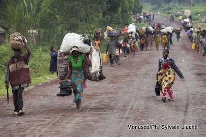 Des déplacés fuient les affrontements entre FARDC et les rebelles du M23 à Rutshuru et se dirigent vers Goma (Juillet 2012)