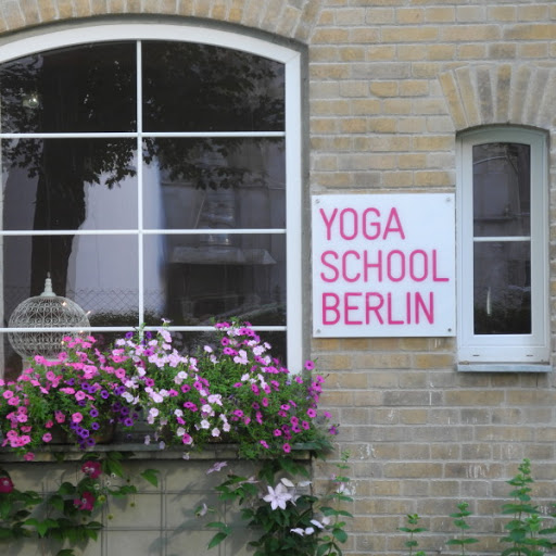 Yoga School Berlin - Ashtanga Vinyasa Yin Yoga - Yoga in Berlin Kreuzberg Neukölln logo