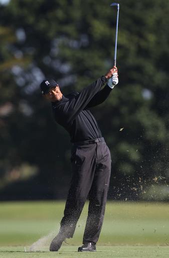 Tiger Woods: The Myth of the tiger woods swing 2000. Tiger Woods: The Myth of the