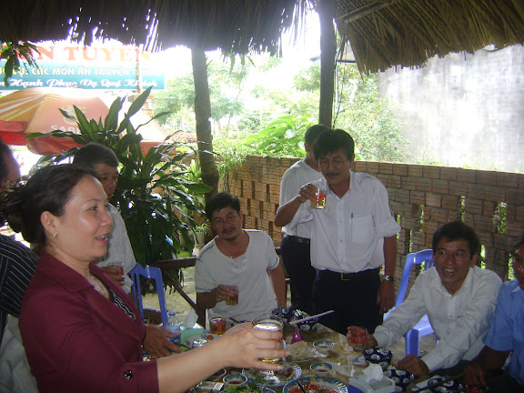 Hoạt động của 87TưNghĩa nhân ngày Nhà giáo Việt Nam 20/11/2012  DSC00503