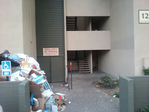 Bay Pointe Apartments