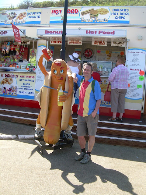 Self-eating hotdog at Cromer