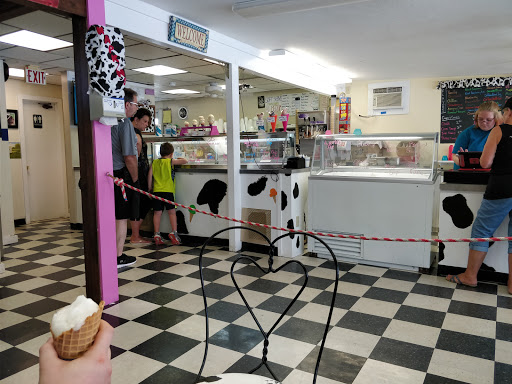 Ice Cream Shop «Udderly Delicious Ice Cream Shop», reviews and photos, 121 Main St, Lincoln, NH 03251, USA
