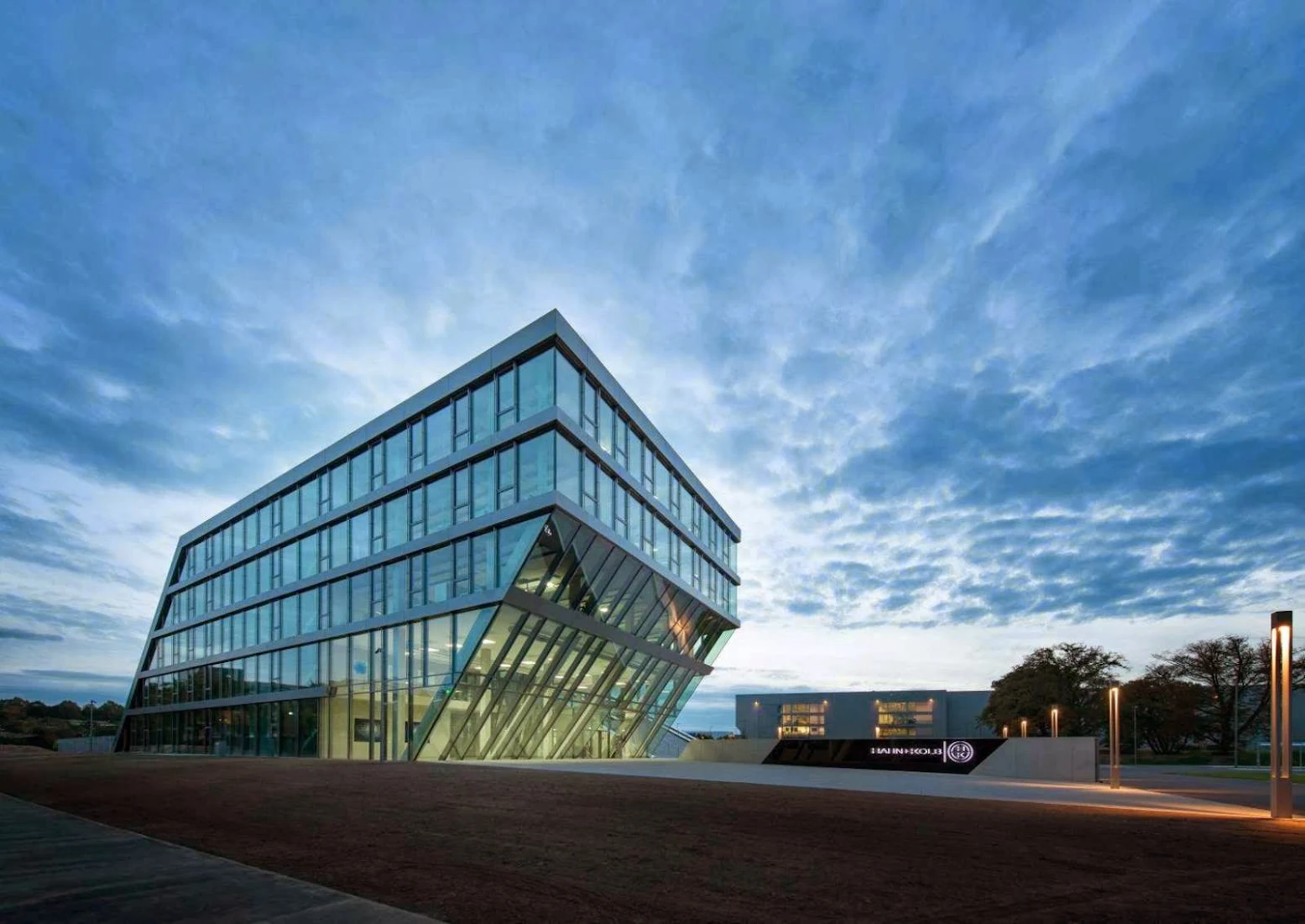 Hahn Kolb Headquarters by Sigrid Hintersteininger architects