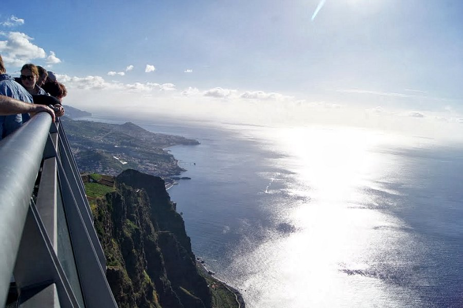 Мадейра - остров вечной весны. Краткое знакомство с прекрасным островом и с надеждой туда вернуться...