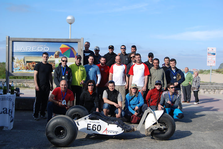 Foto de grupo Liga Nacional de Kite Buggy Laredo 2012