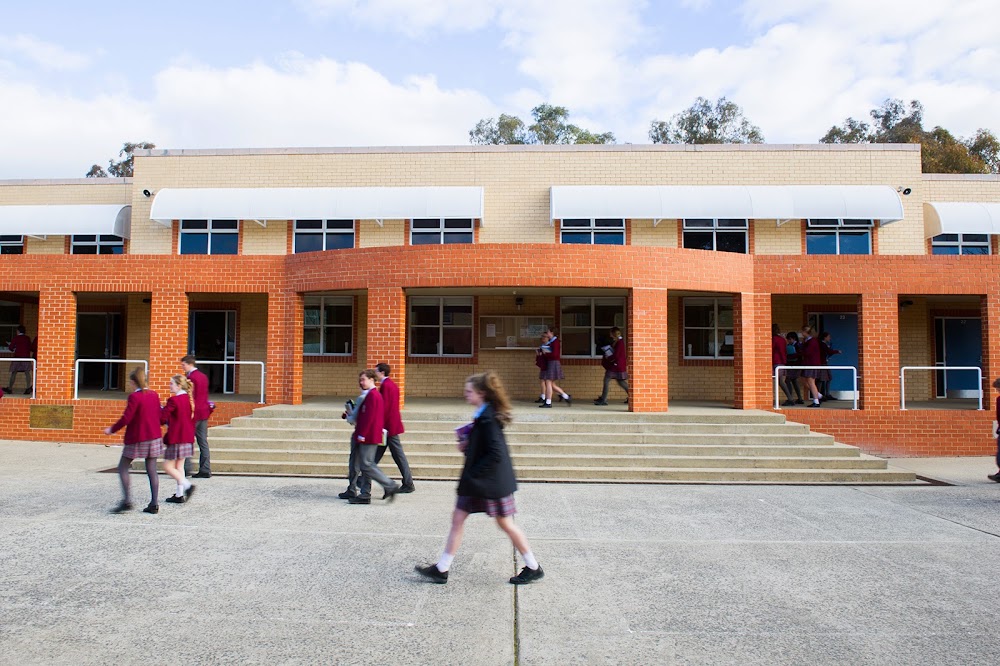 Школа брюса. Школа в Австралии номер. Школы в Австралии фото. Редфорд школа. Школа в Австралии автоматы.