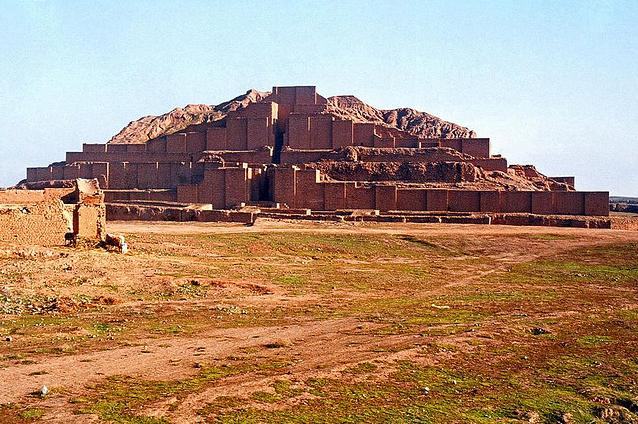 Les plus grandes pyramides dans le monde (PHOTOS) Iran+-+Ziggurat+de+Chogha+Zanbil+%282%29