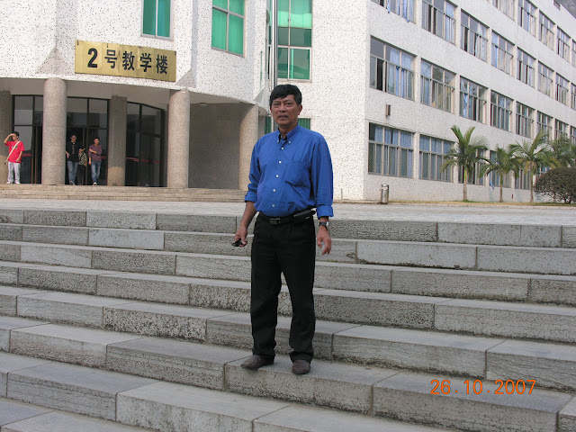 Hình trường mới Quế Lâm 10/2007 - DSCN1561