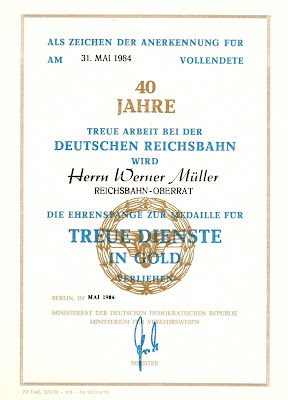 156g Medaille für treue Dienste bei der Deutsche Reichsbahn Ehrenspange meer informatie: http://sites.google.com/site/ddrmed/