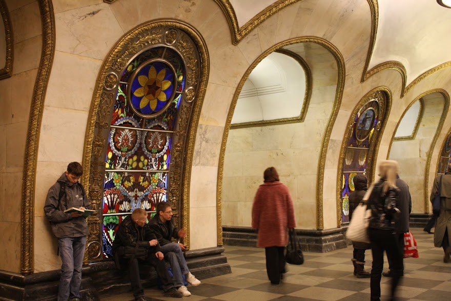 Visitar o METRO DE MOSCOVO e as suas mais belas estações, um palácio para o povo | Rússia