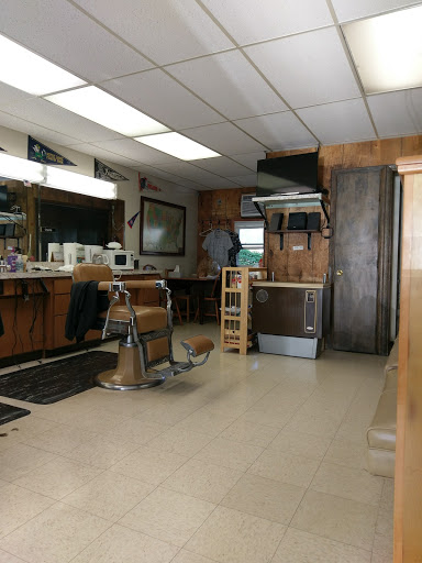 Barber Shop «Westside Barber Shop», reviews and photos, 427 E Park Ave, Libertyville, IL 60048, USA