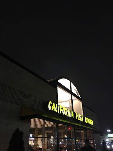 American Restaurant «California Pizza Kitchen at Westbury», reviews and photos, 1256 Old Country Rd, Westbury, NY 11590, USA