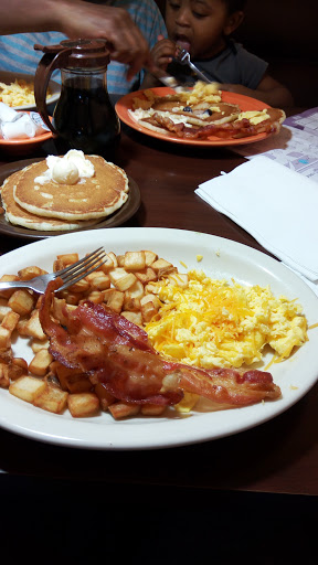 Breakfast Restaurant «Village Inn», reviews and photos, 5959 W Thunderbird Rd, Glendale, AZ 85306, USA