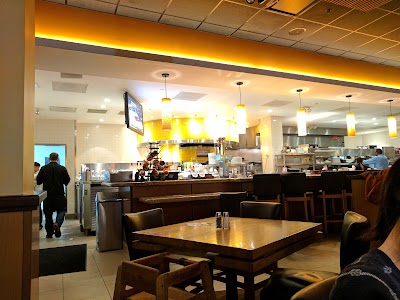 Photos of California Pizza Kitchen at Bridgewater Commons
