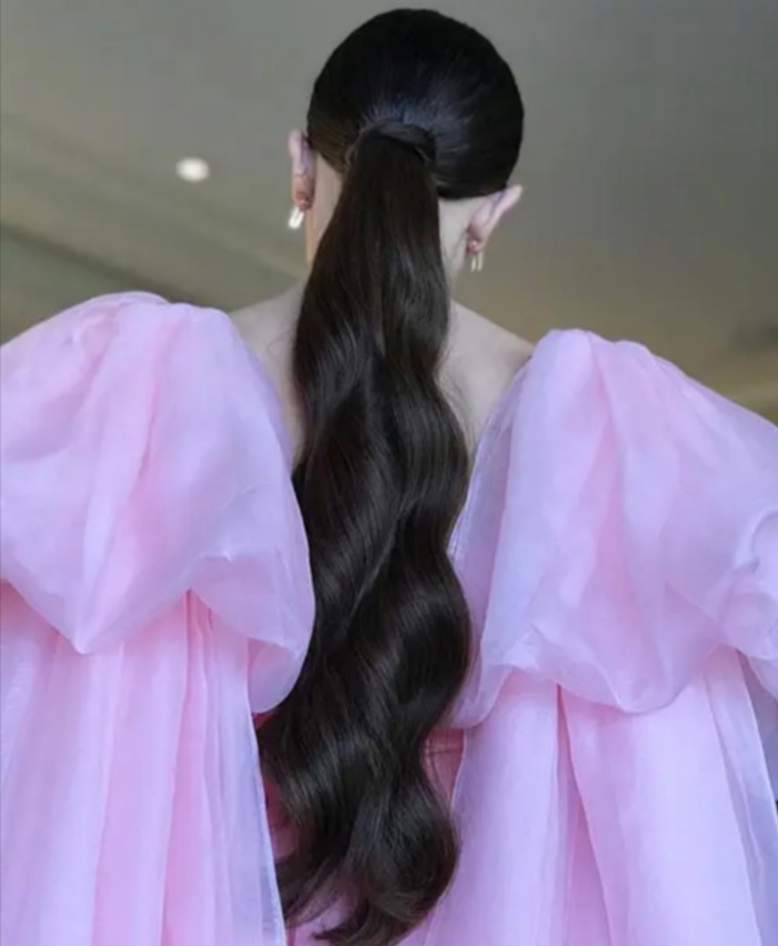 Long Flowy Ponytail Hairstyles