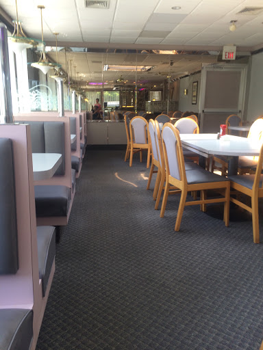 Restaurant «West Haven Duchess Dineraunt», reviews and photos, 706 Campbell Ave, West Haven, CT 06516, USA