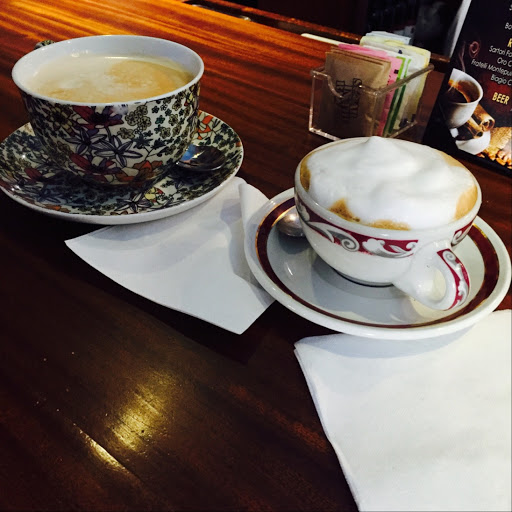 Cafe «Cappuccino’s Fine Wine & Espresso Bar», reviews and photos, 733 Broadway, Dunedin, FL 34698, USA