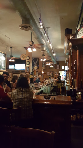 MacNiven's Restaurant & Bar