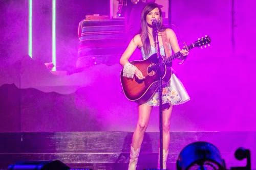 Musician Kacey Musgraves Details Her Ufo Sightings