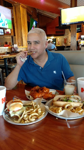 American Restaurant «Hooters», reviews and photos, 4950 W Loop 289, Lubbock, TX 79424, USA