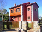 1-Fachada-casa-Roja.JPG Alquiler de casa con terraza en Ribadesella (Ribadesella (Concejo)), Bones 32 c