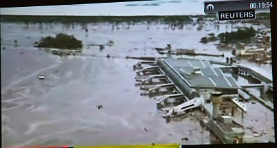 [Internacional] Diversas Fotos do Aeroporto Inundado no Japão (Sendai)  Aerop+Sendai_Japao_Tsunami_mar2011