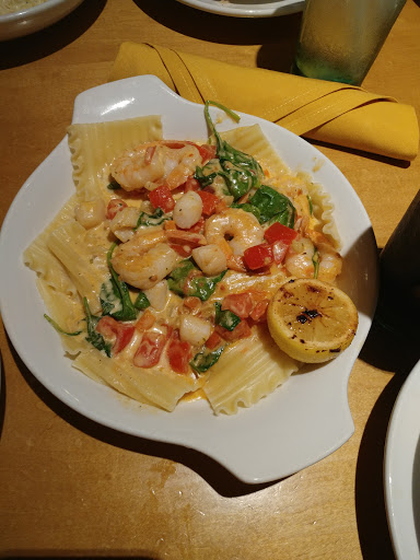 Italian Restaurant «Olive Garden», reviews and photos, 8386 La Palma Ave, Buena Park, CA 90620, USA