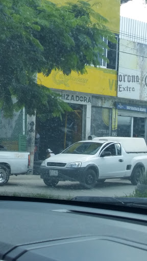 Vulcanizadora Muñoz, Avenida Olímpica y Arauca 101 B, Agua Azul, 37297 León, Gto., México, Tienda de neumáticos | GTO