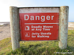 Warning sign - jetty is unsafe for walking