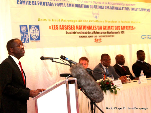 A droite; Premier Ministre, Matata Ponyo Mapon le 27/08/2012 à Kinshasa, lors des assises nationales du climat des affaires pour développer la RDC. Radio Okapi/ Ph. John Bompengo